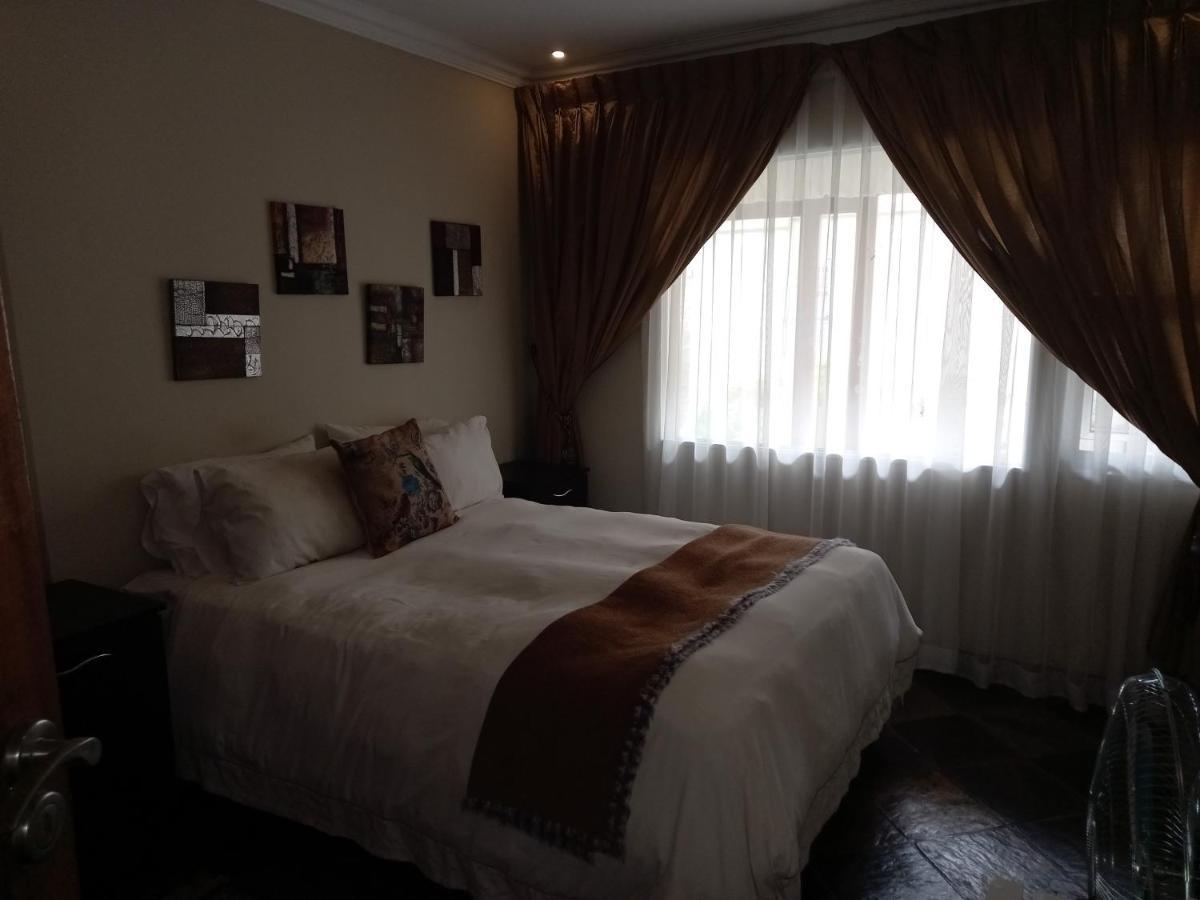 Troas Boutique Hotel Vanderbijlpark Kültér fotó